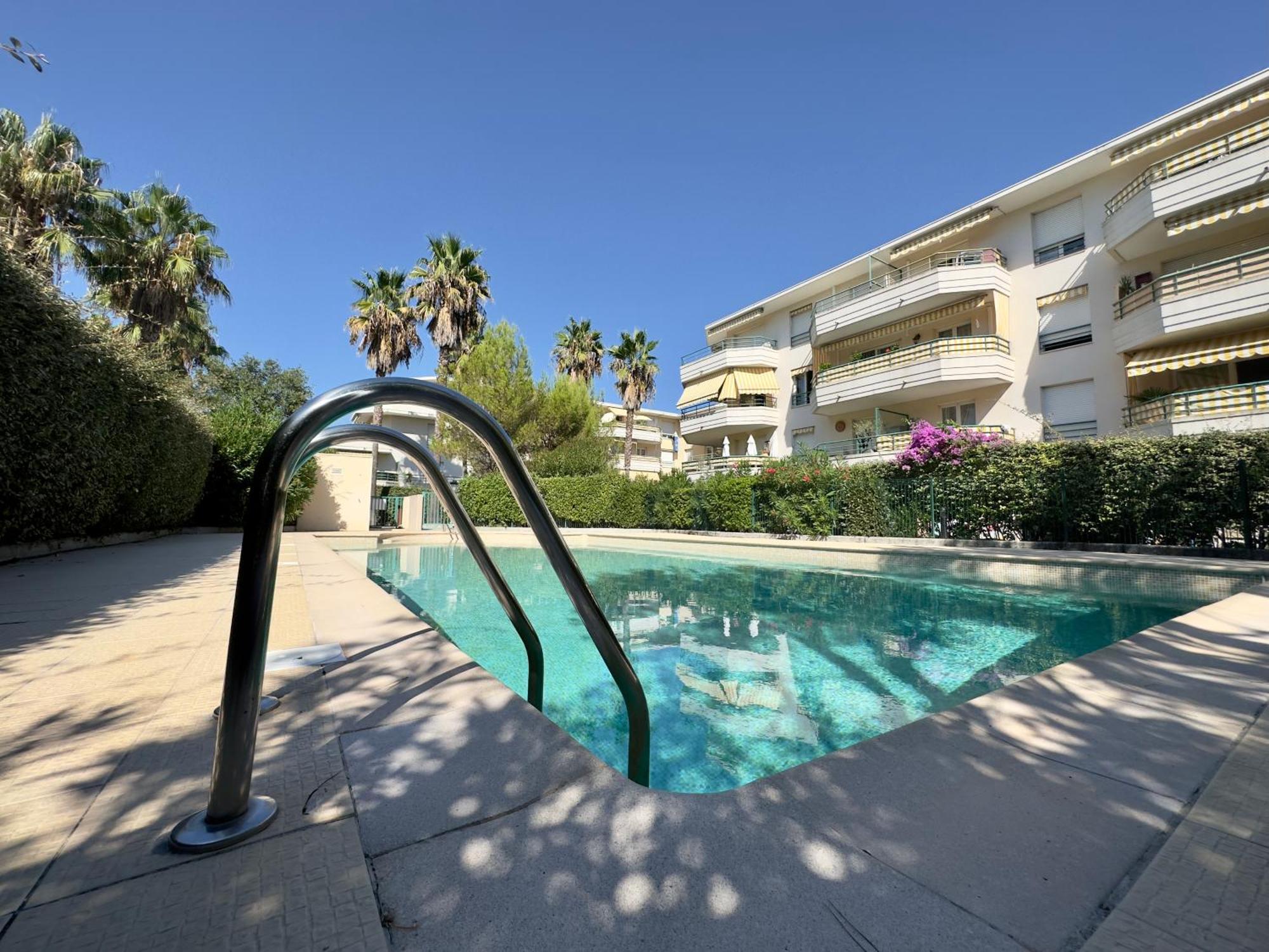 Regent Cote D'Azur Air-Conditioned, Pool, Garden & Parking Villeneuve-Loubet Exteriér fotografie