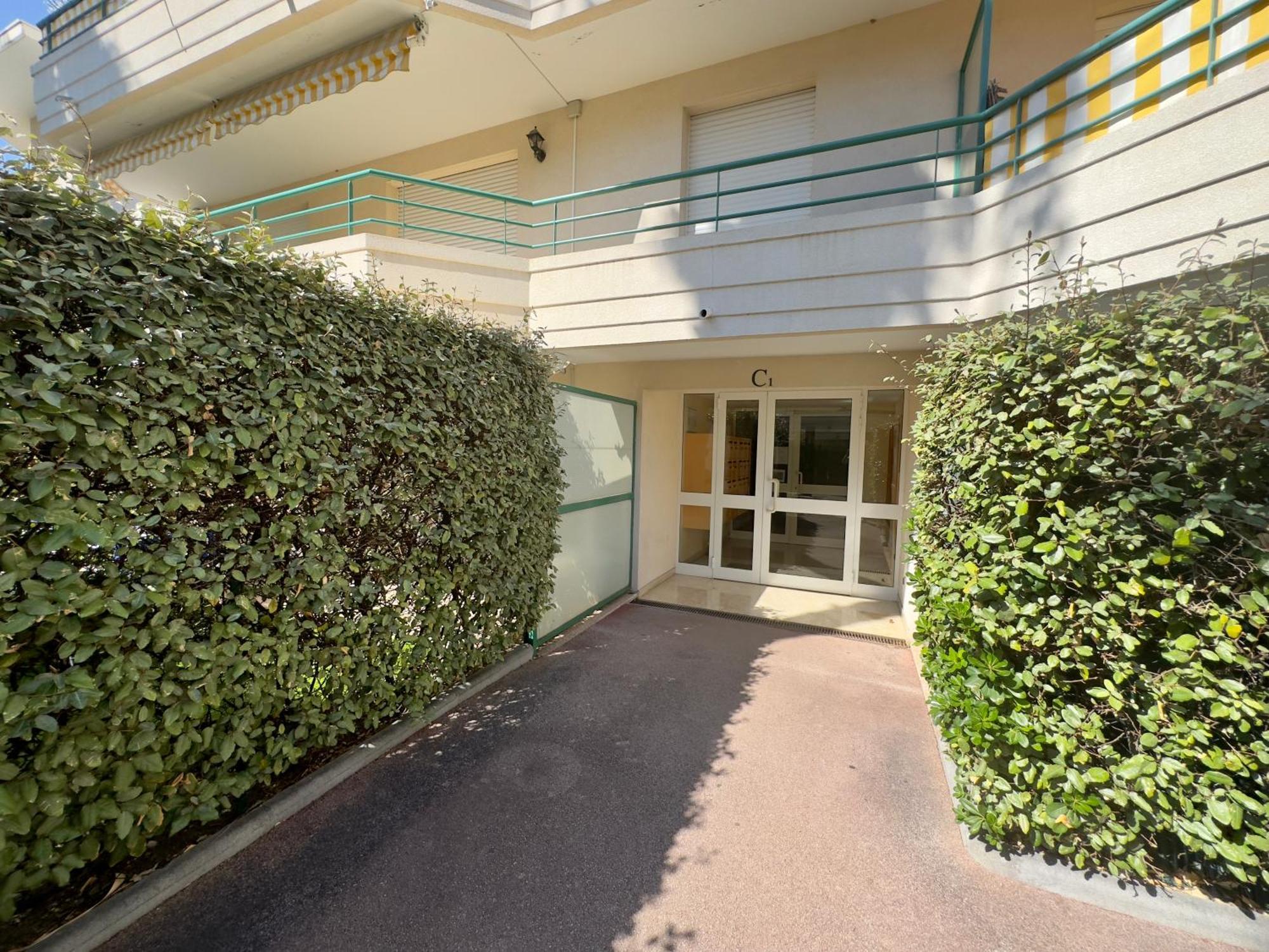 Regent Cote D'Azur Air-Conditioned, Pool, Garden & Parking Villeneuve-Loubet Exteriér fotografie