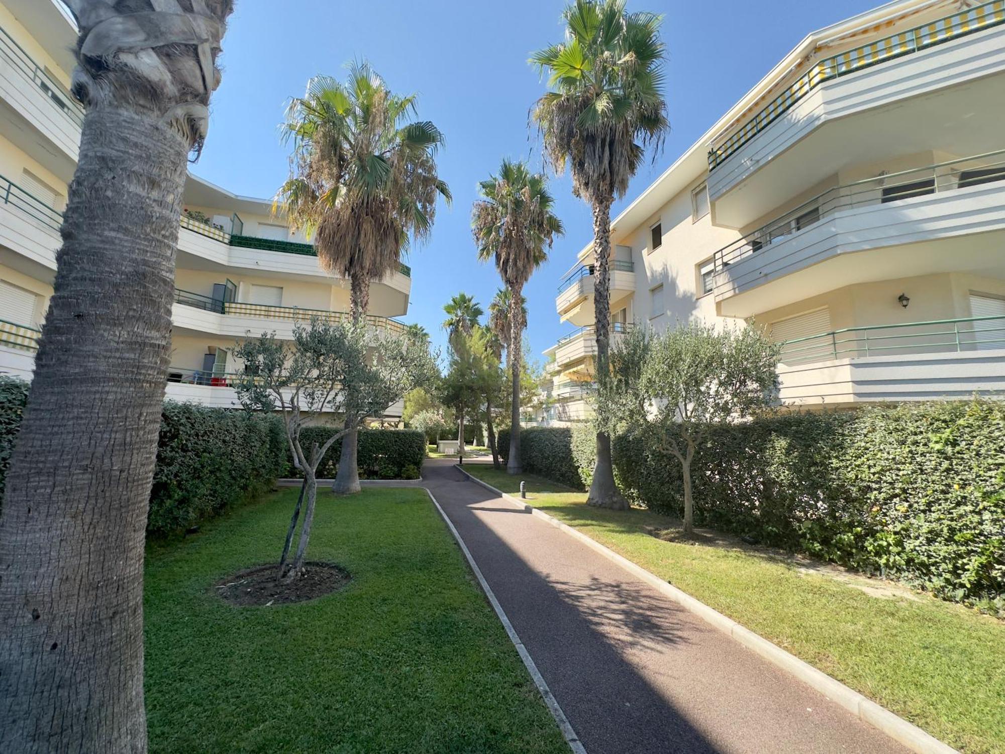 Regent Cote D'Azur Air-Conditioned, Pool, Garden & Parking Villeneuve-Loubet Exteriér fotografie