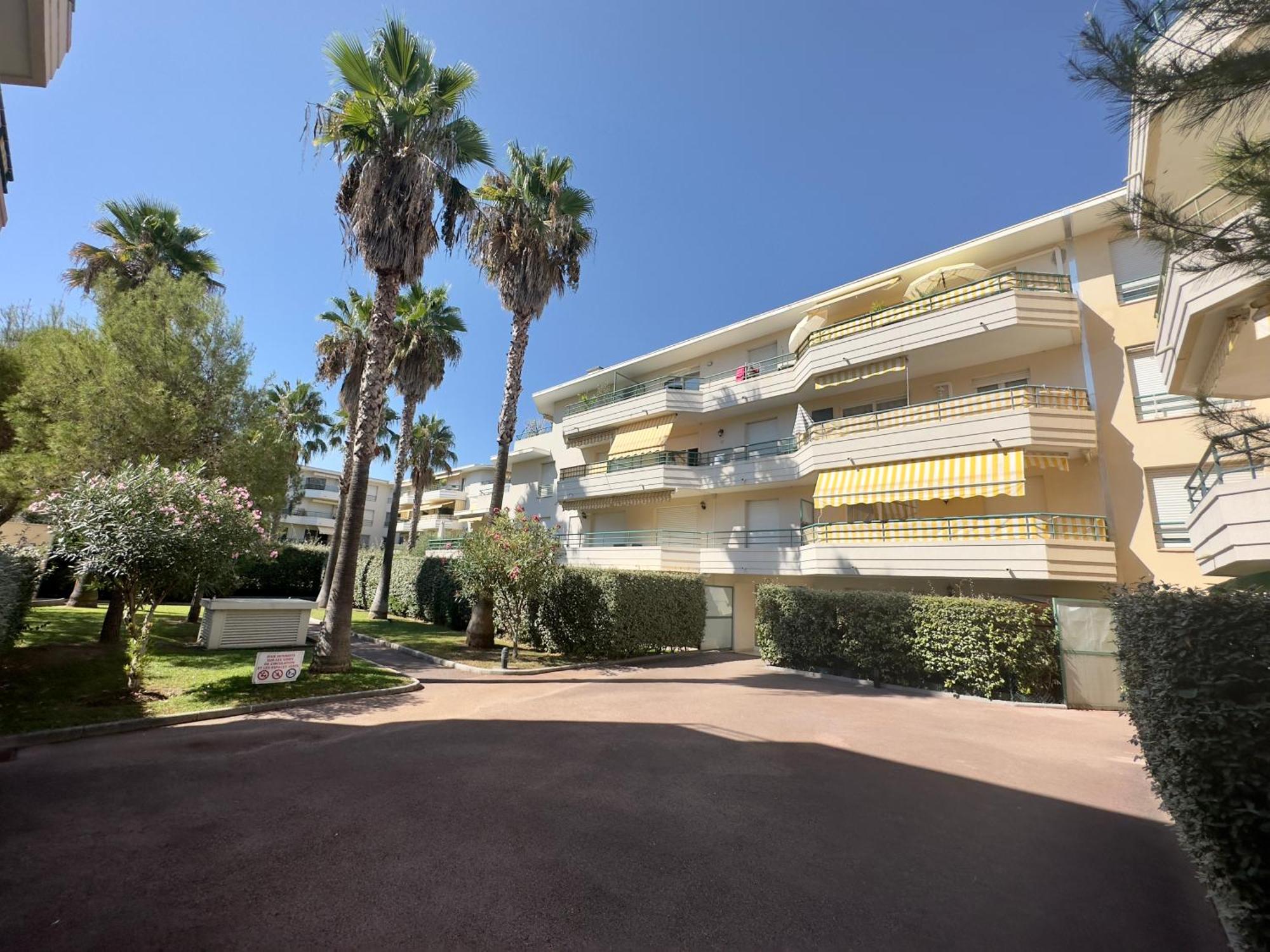 Regent Cote D'Azur Air-Conditioned, Pool, Garden & Parking Villeneuve-Loubet Exteriér fotografie